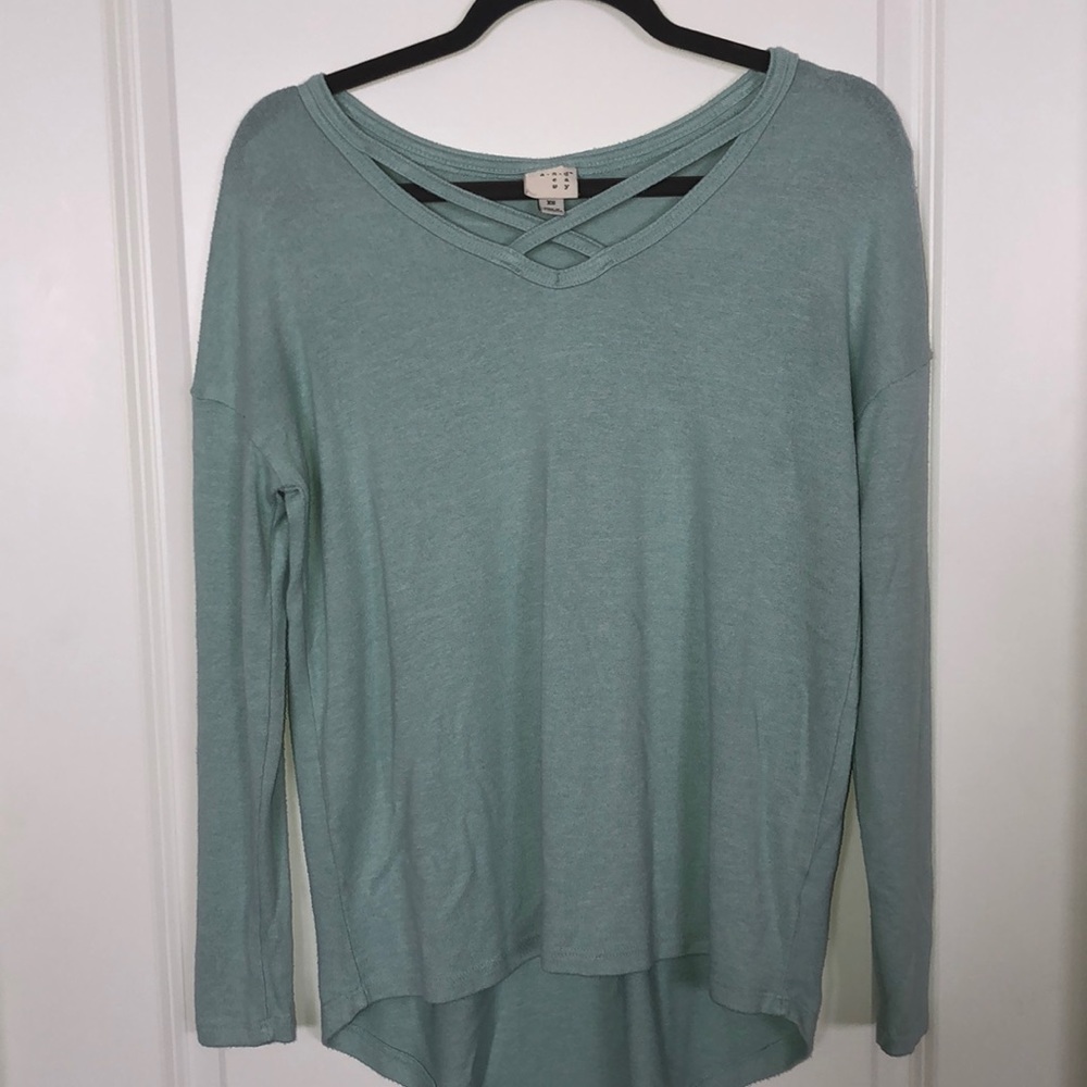 Junior’s Criss Cross long sleeve shirt